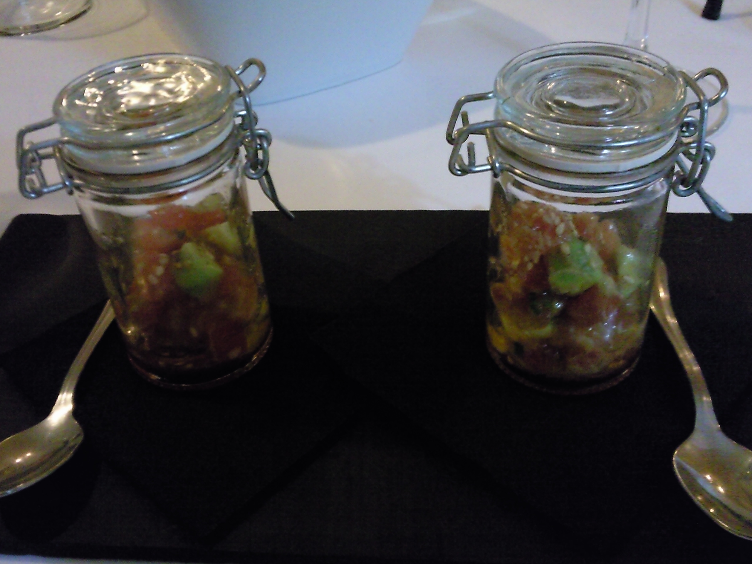 Restaurante en Aldaia / Aldaya Tartar de salmón, tomate y aguacate